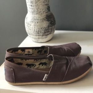 Gray Toms - Size 8